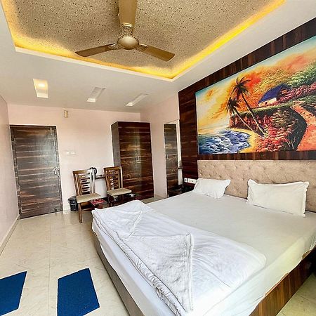 Shree Ganesh Hotel Пури Экстерьер фото