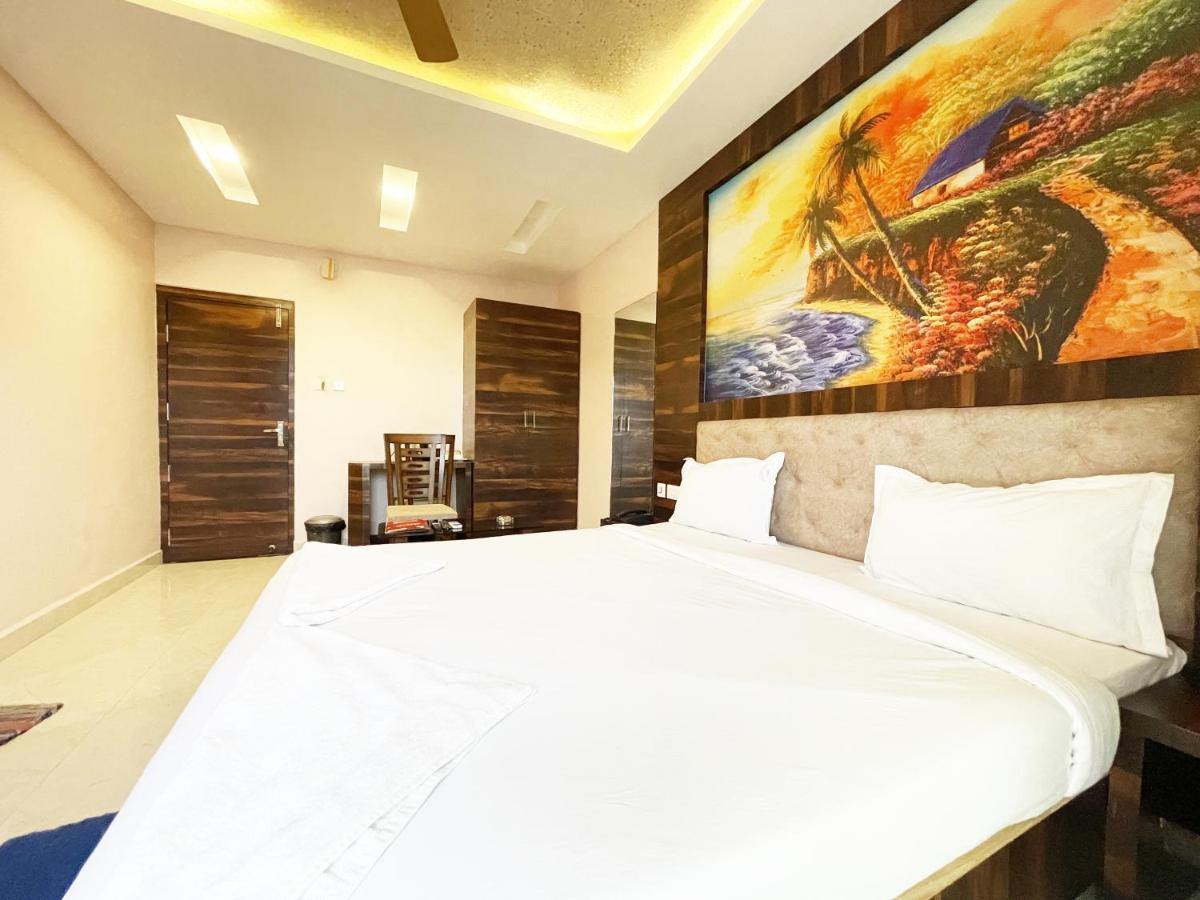 Shree Ganesh Hotel Пури Экстерьер фото