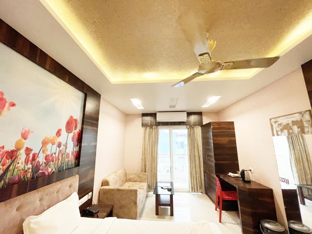 Shree Ganesh Hotel Пури Экстерьер фото