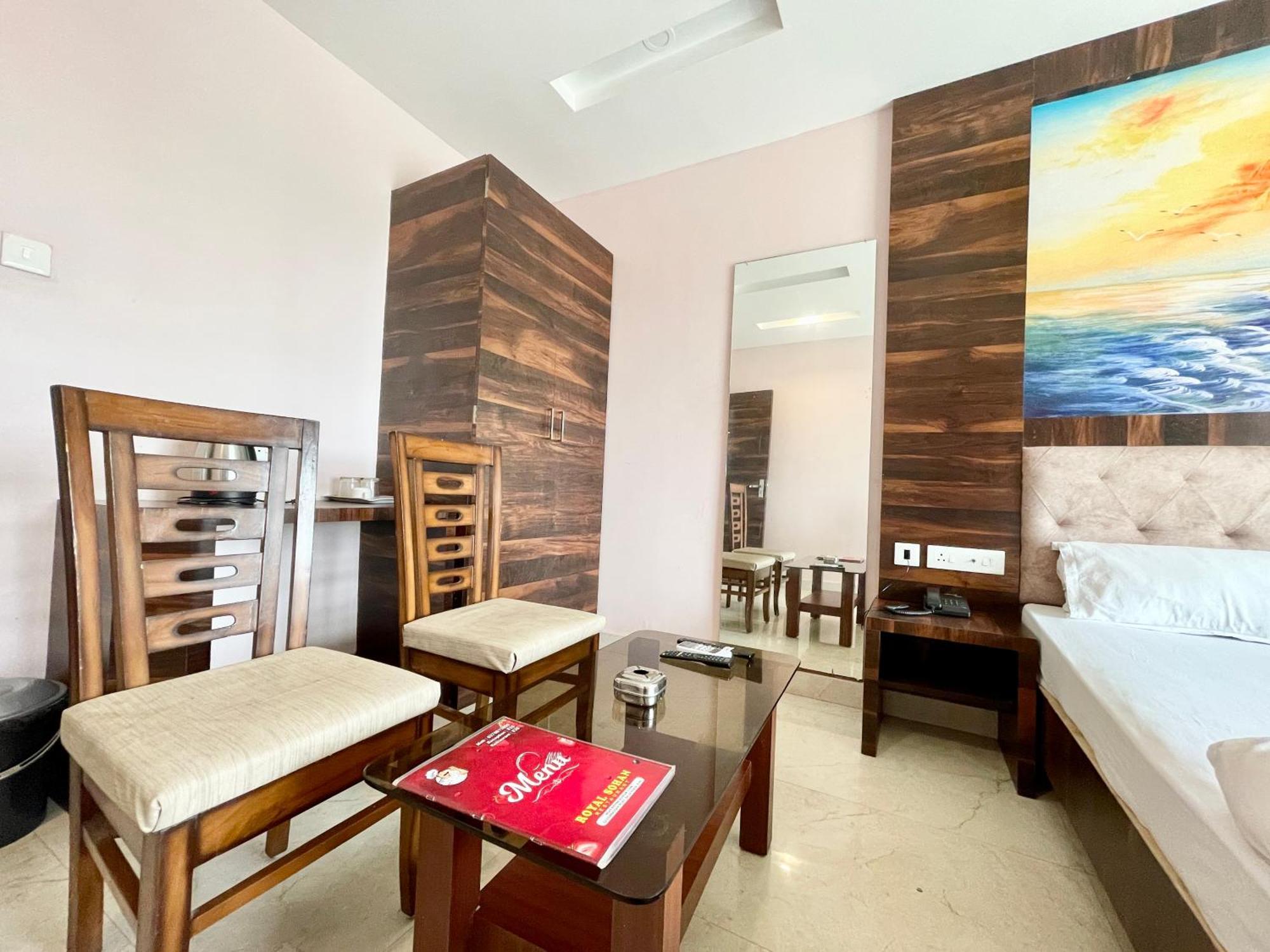 Shree Ganesh Hotel Пури Экстерьер фото