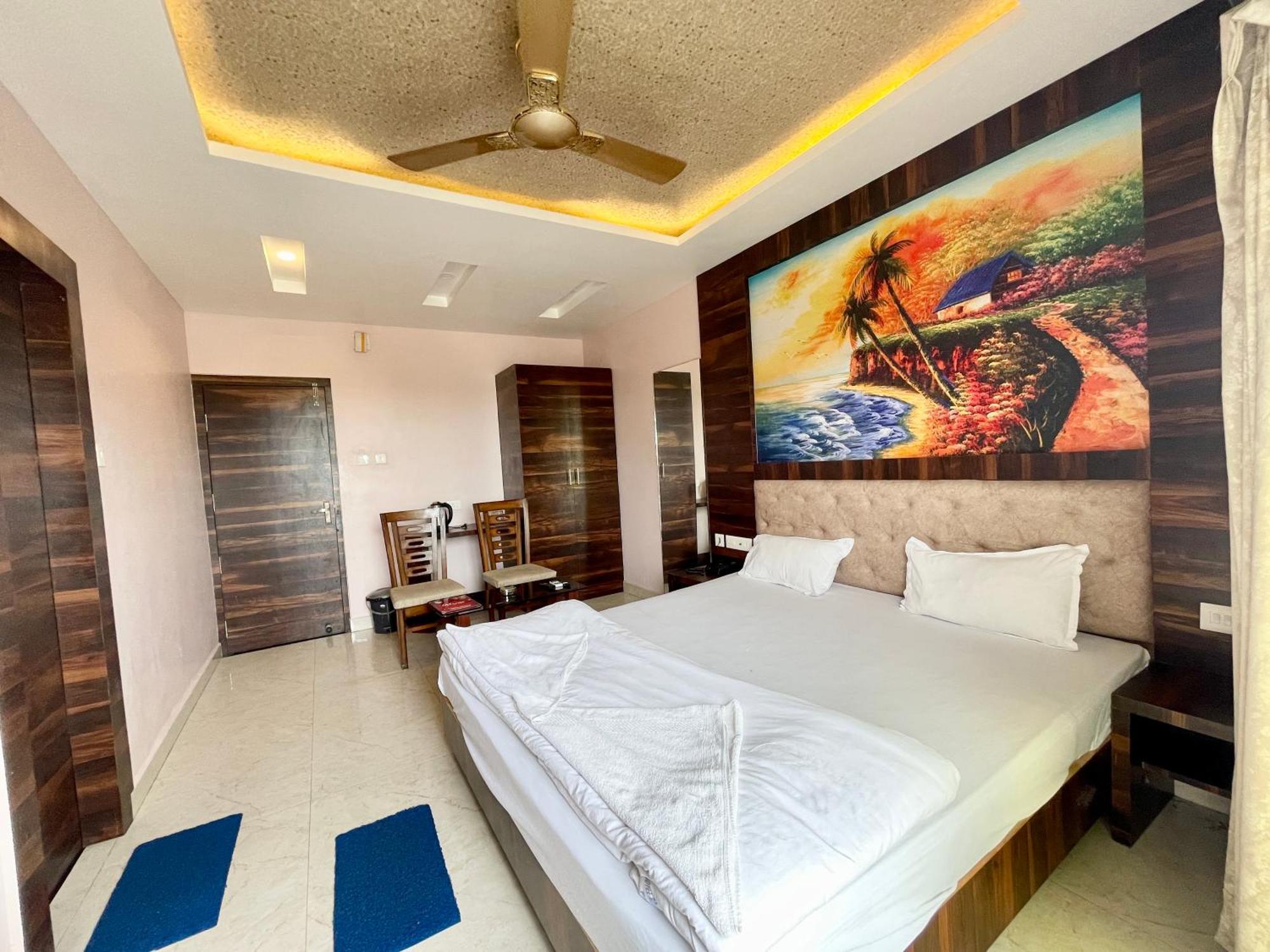 Shree Ganesh Hotel Пури Экстерьер фото