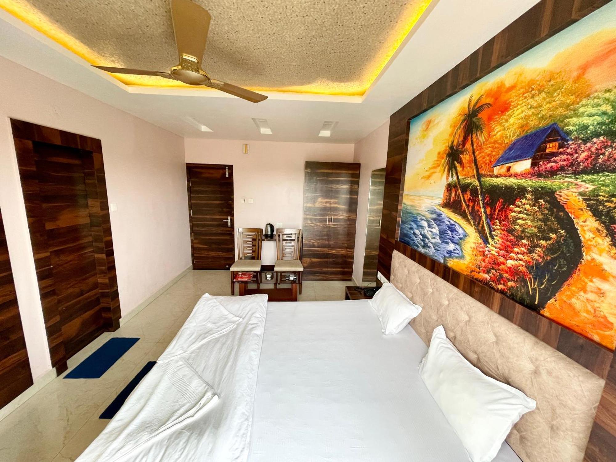 Shree Ganesh Hotel Пури Экстерьер фото